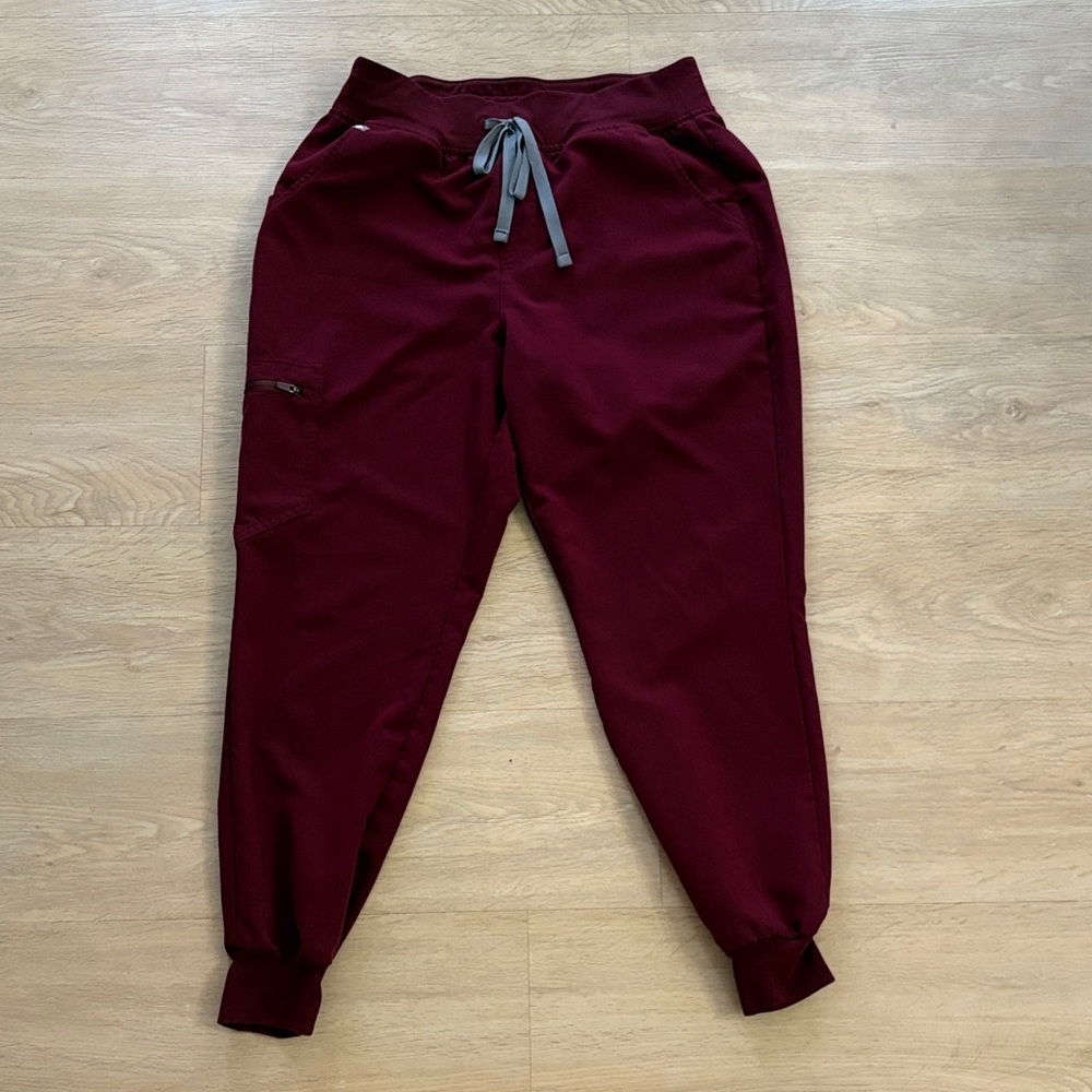 Figs Women’s Burgundy Jogger Pants with Gray Drawstring